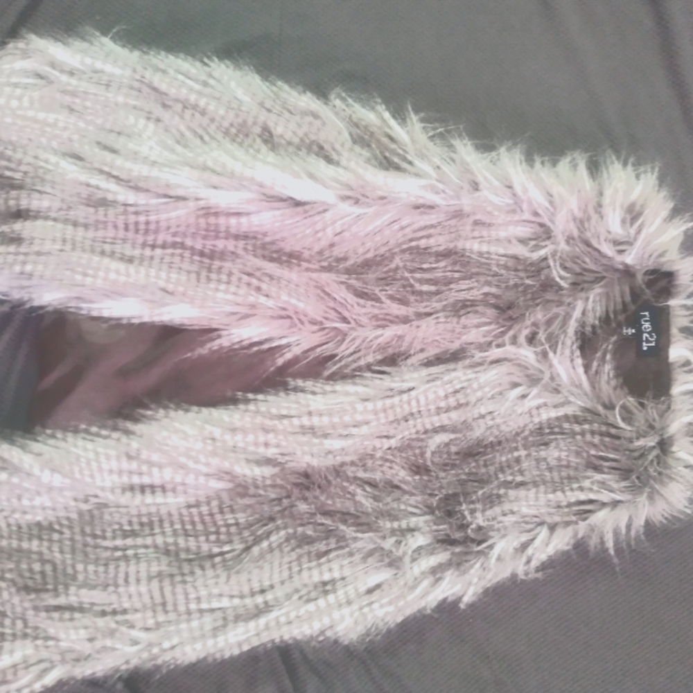 Rue21 faux fur Vest Gray Medium